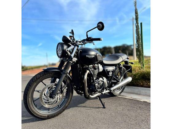 TRIUMPH STREET TWIN 